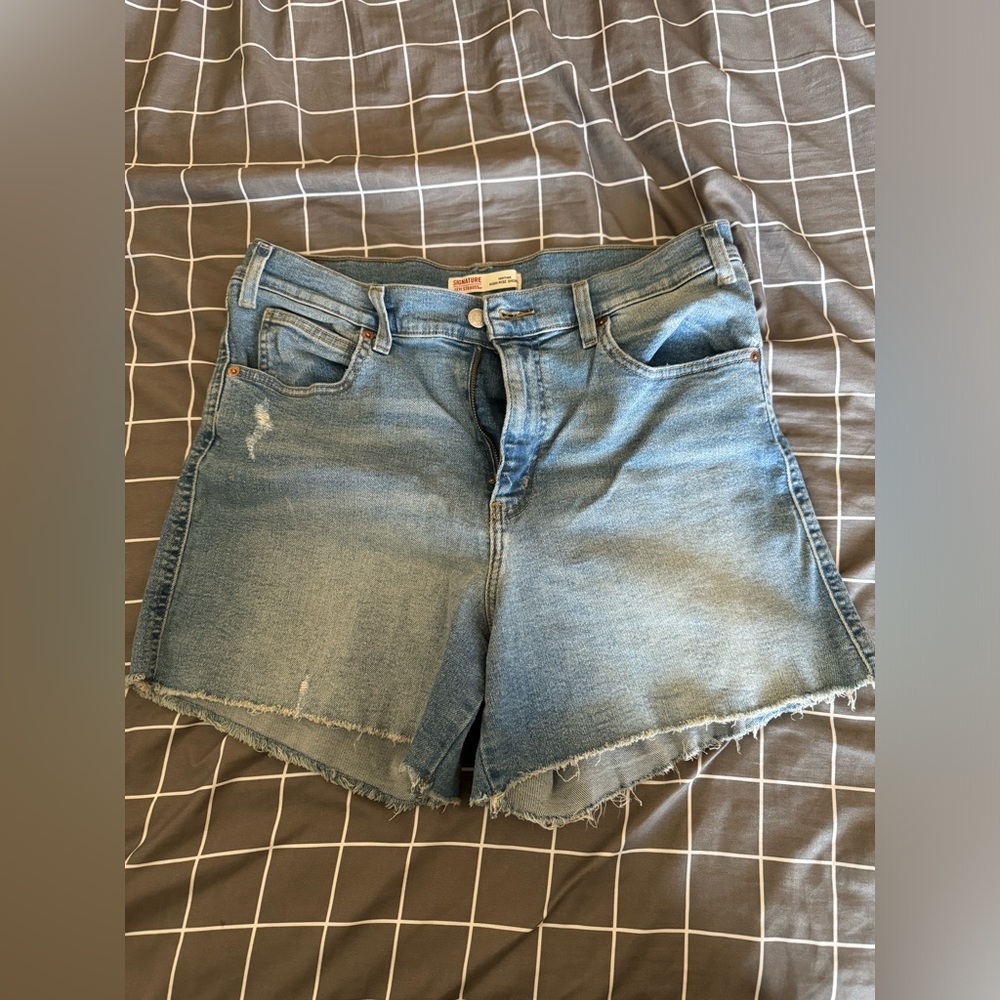 Levi Jean Shorts